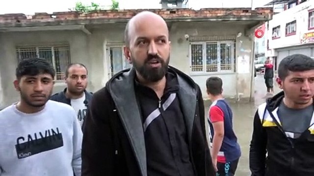 Adana’da aşırı yağış sonrası sokaklar ve tarım arazileri göle döndü