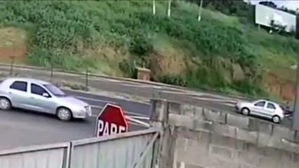 Impressionante: câmera mostra grave colisão que terminou com a morte de motociclista na BR-376