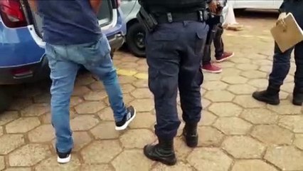 Dupla é flagrada com maconha e cocaína perto da Câmara Municipal