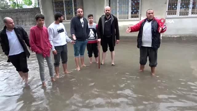 Adana'da aşırı yağış sonrası sokaklar ve tarım arazileri göle döndü
