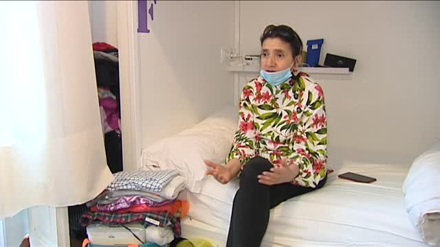 Cruz Roja acoge en pleno centro de Madrid a medio centenar de personas a las que el estado de alarma ha dejado en la calle