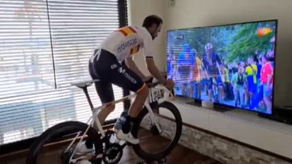 Alejandro Valverde entrena en casa para no perder el ritmo