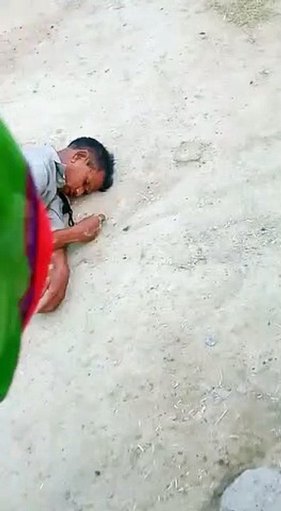 आवारा सांड ने किसान को पटका, उपचार के दौरान किसान की हुई मौत