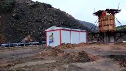 Van-Yüksekova kara yolu, heyelan düşmesi  sonucu ulaşıma kapandı