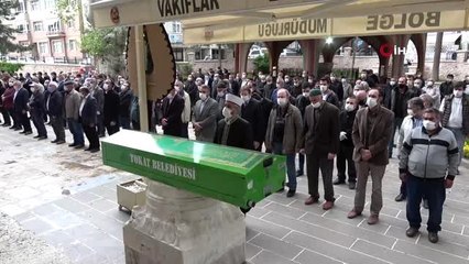 Tokat'ta, babasını 16 yıl önce kalp krizinden kaybeden öğretim görevlisi İsmail Zafer Tanrıverdi,...