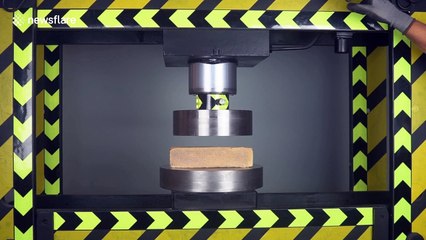 Hydraulic press SMASHES household objects in satisfying clip