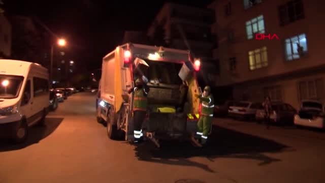 Ankara'da balkon ve pencerelerden '1 Mayıs' kutlaması