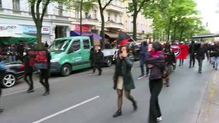 Mehr als tausend Linke demonstrieren trotz Corona-Krise in Berlin