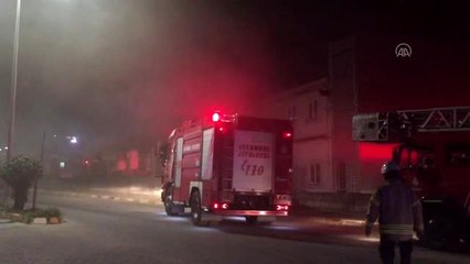 Tuzla'da kozmetik fabrikasında yangın