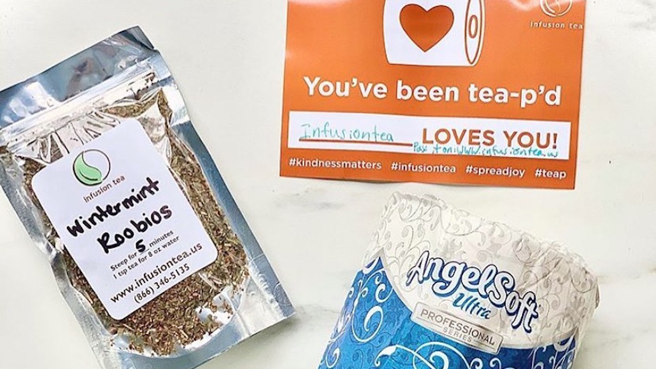 A Tea Company Is “Tea-P’ing” People’s Homes… With Gifts