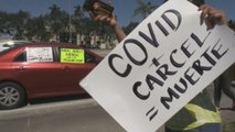 Caravana pide que EEUU libere a inmigrantes detenidos amenazados por COVID-19