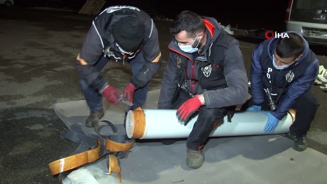 Polis ekipleri 8 bin 850 paket kaçak sigara yakaladı, ardından sosyal mesafeli öz çekim yaptı
