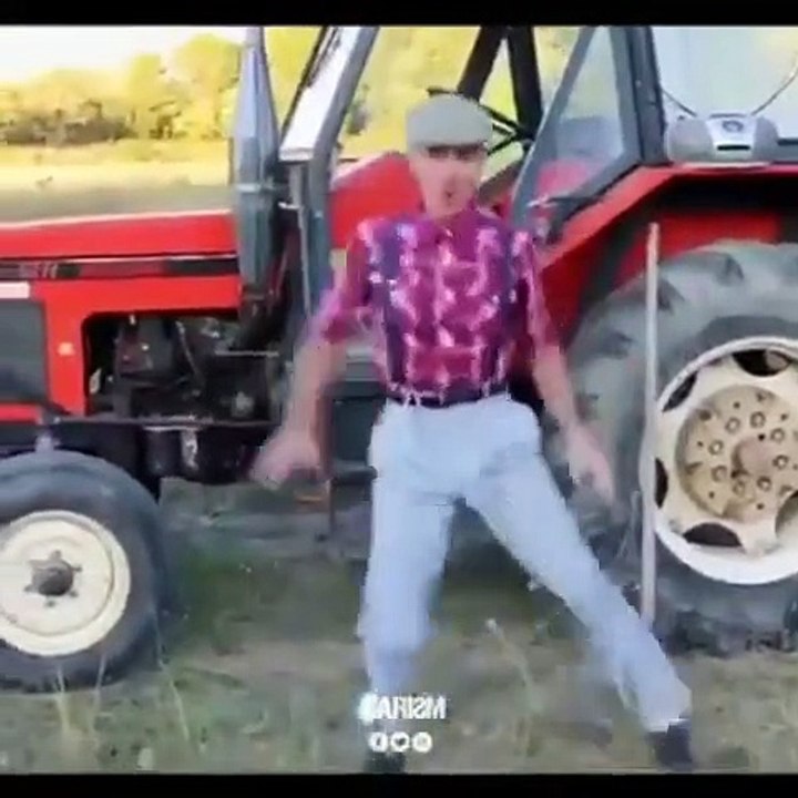 Ce n'est plus "l'amour est dans le pré " mais "le ndombolo est dans le pré" lol .