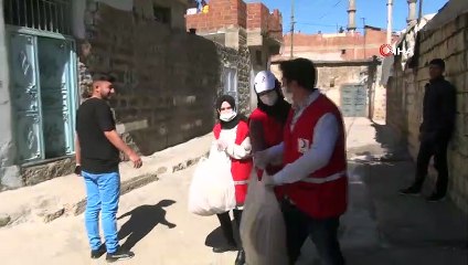Kızılay’dan vatandaşlara Ramazan pidesi ikramı
