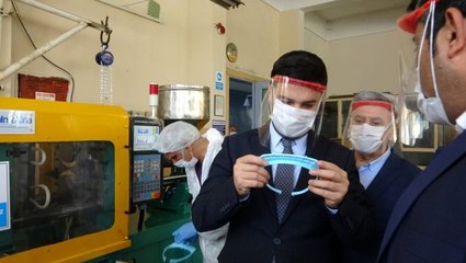 Meslek lisesinde günde 10 bin siperlik maske üretme gururu
