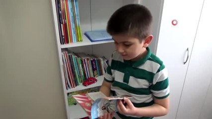 Evlerinde okudukları her bir kitap için AFAD'a para bağışlıyorlar