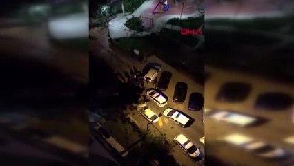 KADIKÖY'DE PARKTA OTURANLARLA POLİS ARASINDAKİ TARTIŞMA KAMERADA