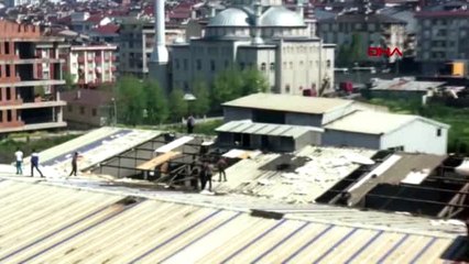 ESENYURT'TA SOKAĞA ÇIKMA YASAĞINA RAĞMEN GÜPEGÜNDÜZ YAĞMA KAMERADA