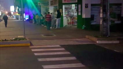 Auxílio Emergencial: fila dá volta em quarteirão para atendimento na agência centro da Caixa