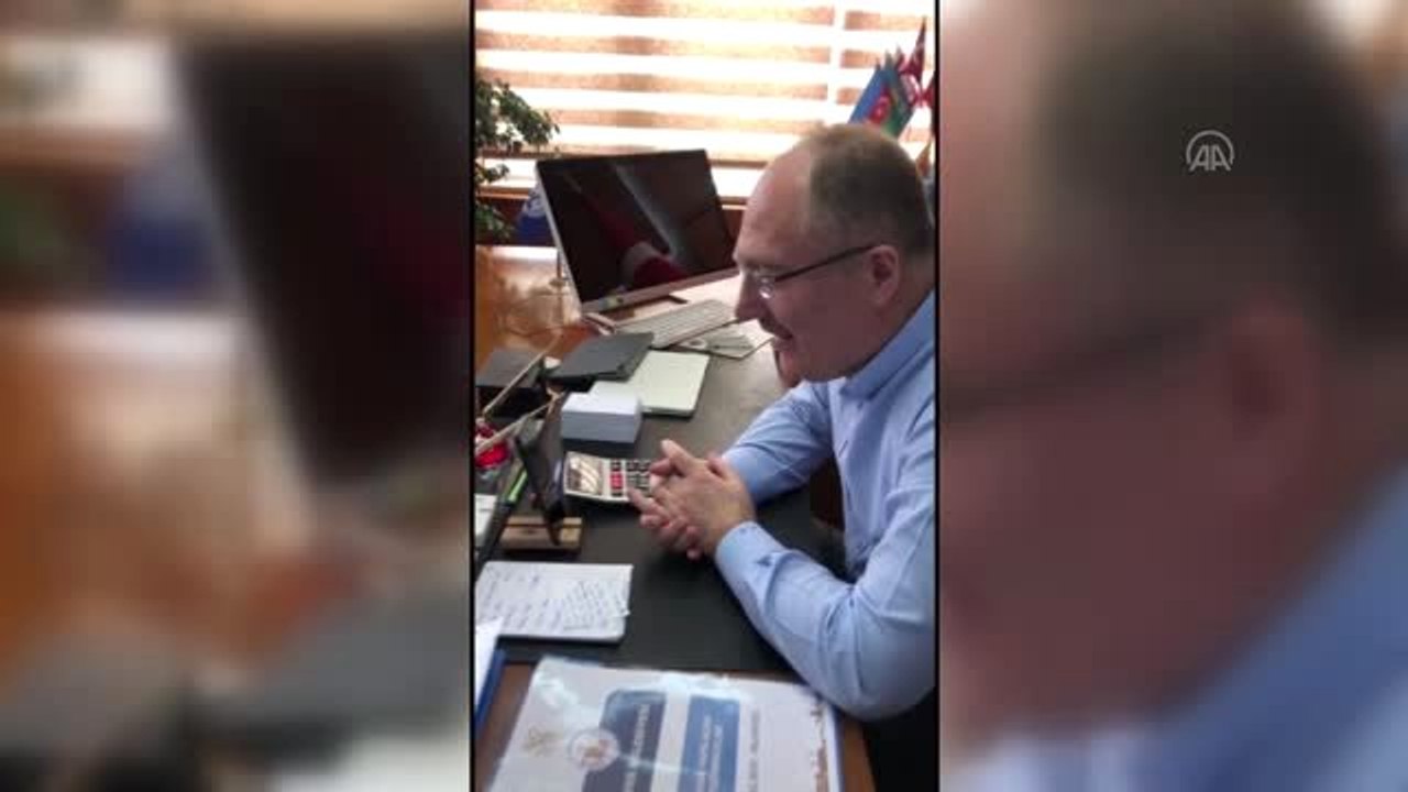 Sivas Belediye Başkanı Bilgin, küçük kızın muhabbet kuşu isteğini yerine getirdi