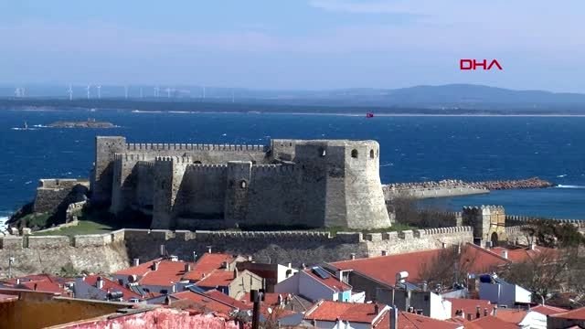 ÇANAKKALE Koronavirüs, turizm cenneti Bozcaada'ya giremedi
