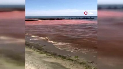Silivri'de deniz kızıla büründü