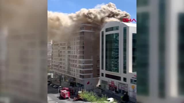 ESENYURT'TA KIZ ÖĞRENCİ YURDUNUN ÇATISINDA YANGIN