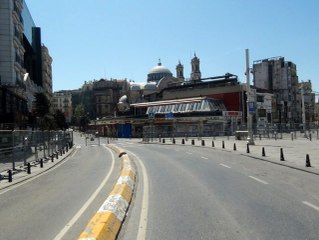 Taksim son yılların en sessiz günlerini yaşıyor