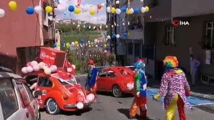 Vatandaş balkondan çaldı animasyon ekibi doyasıya oynadı