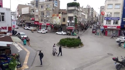 Kilisliler sosyal mesafe kurallarını hiçe sayıyor