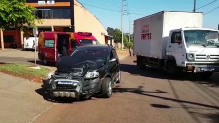 Carro e caminhão colidem no Bairro Floresta e socorristas são acionados