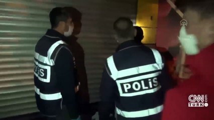 Gece açık olan tekel bayisinde yakalandılar