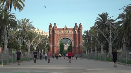 스페인, 야외 활동 허용...단계적 봉쇄 완화 / YTN