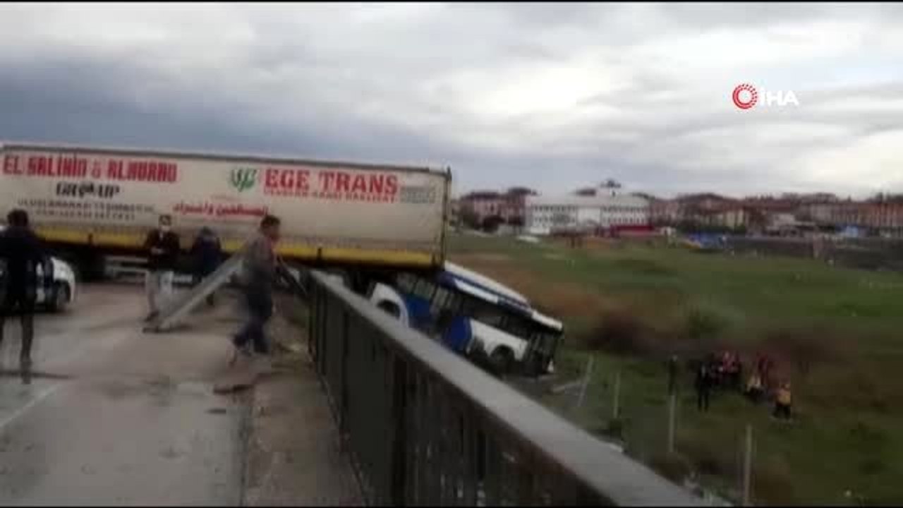 Ankara-Konya yolu üzerinde tır ve EGO otobüsü kaza yaptı...Kazada çok sayıda yaralı var