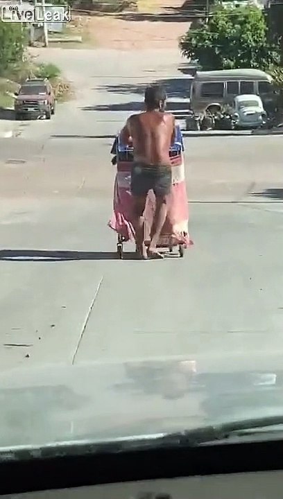 Lui il a la plante des pieds plus solide qu'une semelle de chaussures