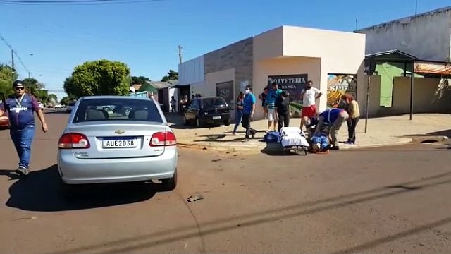 Acidente entre carros no Bairro Santa Cruz deixa um homem ferido