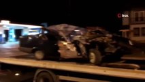 Otomobil kamyona arkadan çarptı: 1 polis ağır yaralı