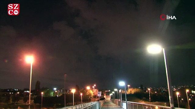 İstanbul’da şimşekler gökyüzünü aydınlattı