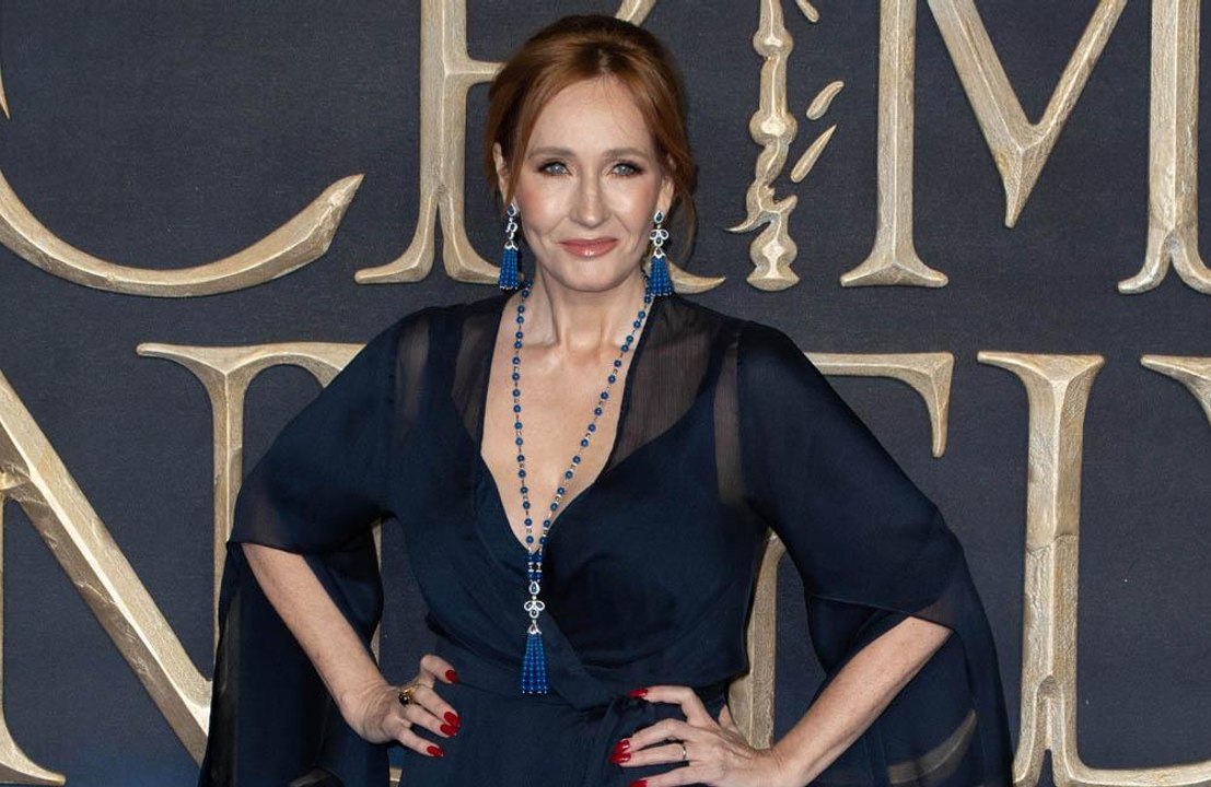 J.K. Rowling donates £1m to help people amidst the coronavirus pandemic