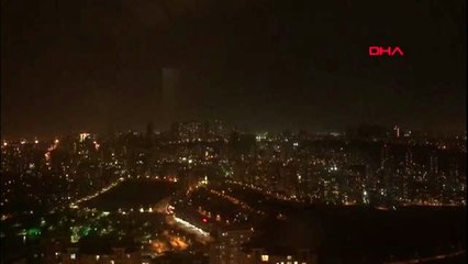 İSTANBUL'DA ŞİMŞEKLER GECEYİ AYDINLATTI