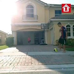 Niños tiran balcón jugando futbol