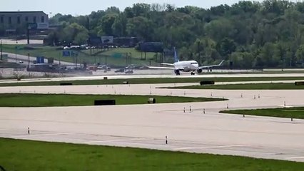 United Airlines Express Jet ERJ 175 departing St. Louis Lambert International Airport