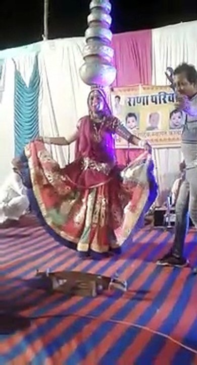 Talwaro par dance Matki dance on naked swords. Artist Amia Devi Kalbeliyan | Rajasthani Folk Dance | Desert Night Dance
