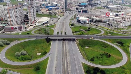 Kısıtlamanın son gününde boş yollar görüntülendi