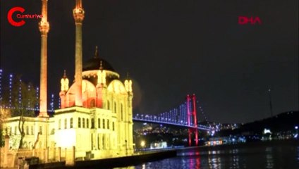İstanbul'da şimşekler geceyi böyle aydınlattı