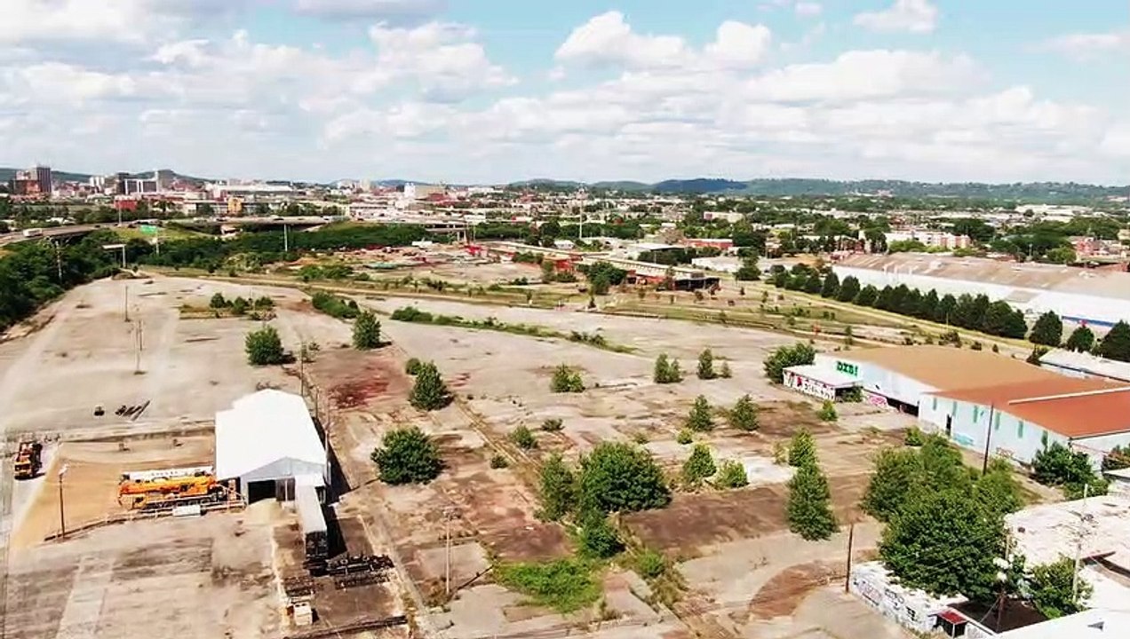 View Of Mountain River City Raod