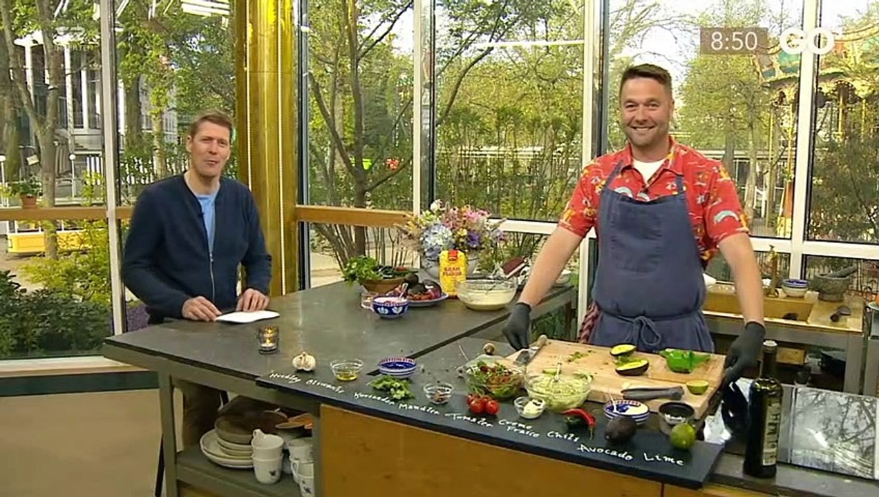 COVID-19; SENERE: Puk Elgård i selskab med hunde og Lise Lotte Christensen (Dansk Kennel Klub) | Go morgen Danmark | TV2 Danmark