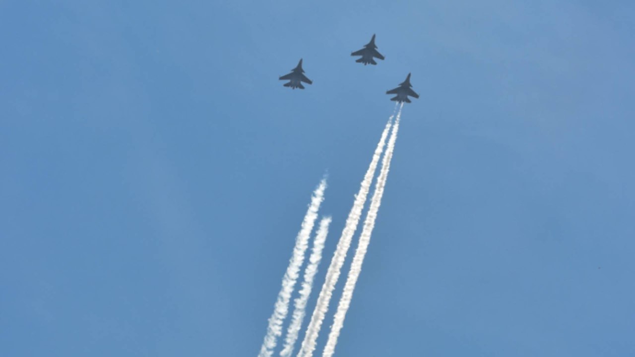 Fighter jets flypast over Rajpath, thanks coron...