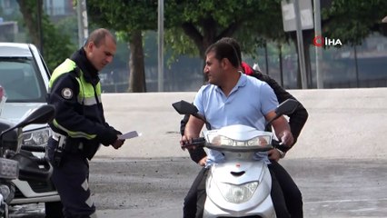 Polis her aracı kontrol ediyor