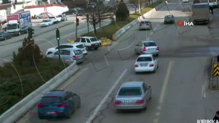 Bir anlık dikkatsizlik kazaya neden oldu